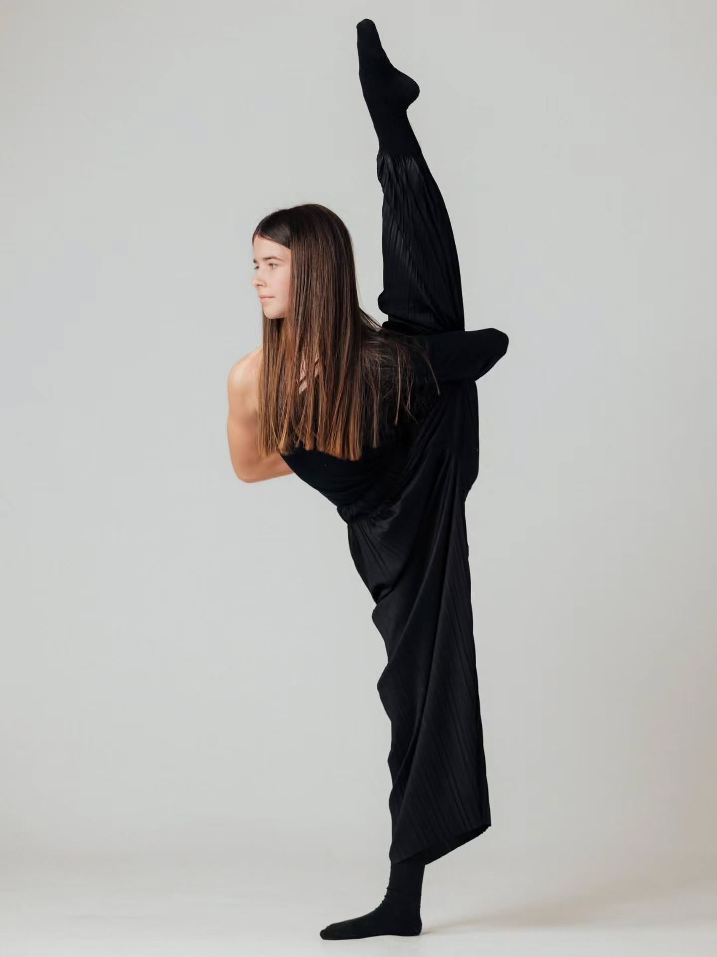 Plesač First Class Dance Team-a u pokretu (3)