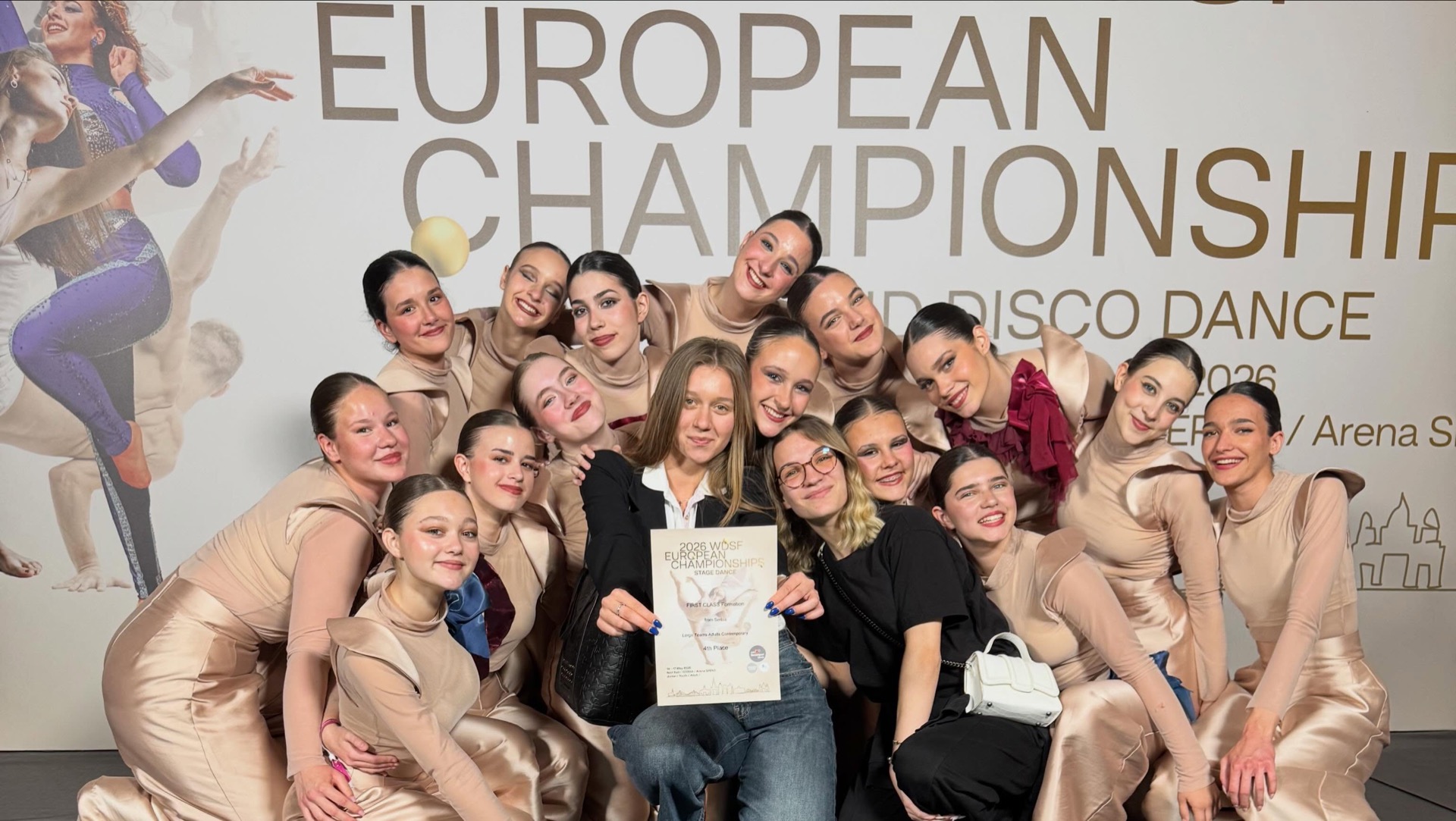 Plesač First Class Dance Team-a u pokretu (9)