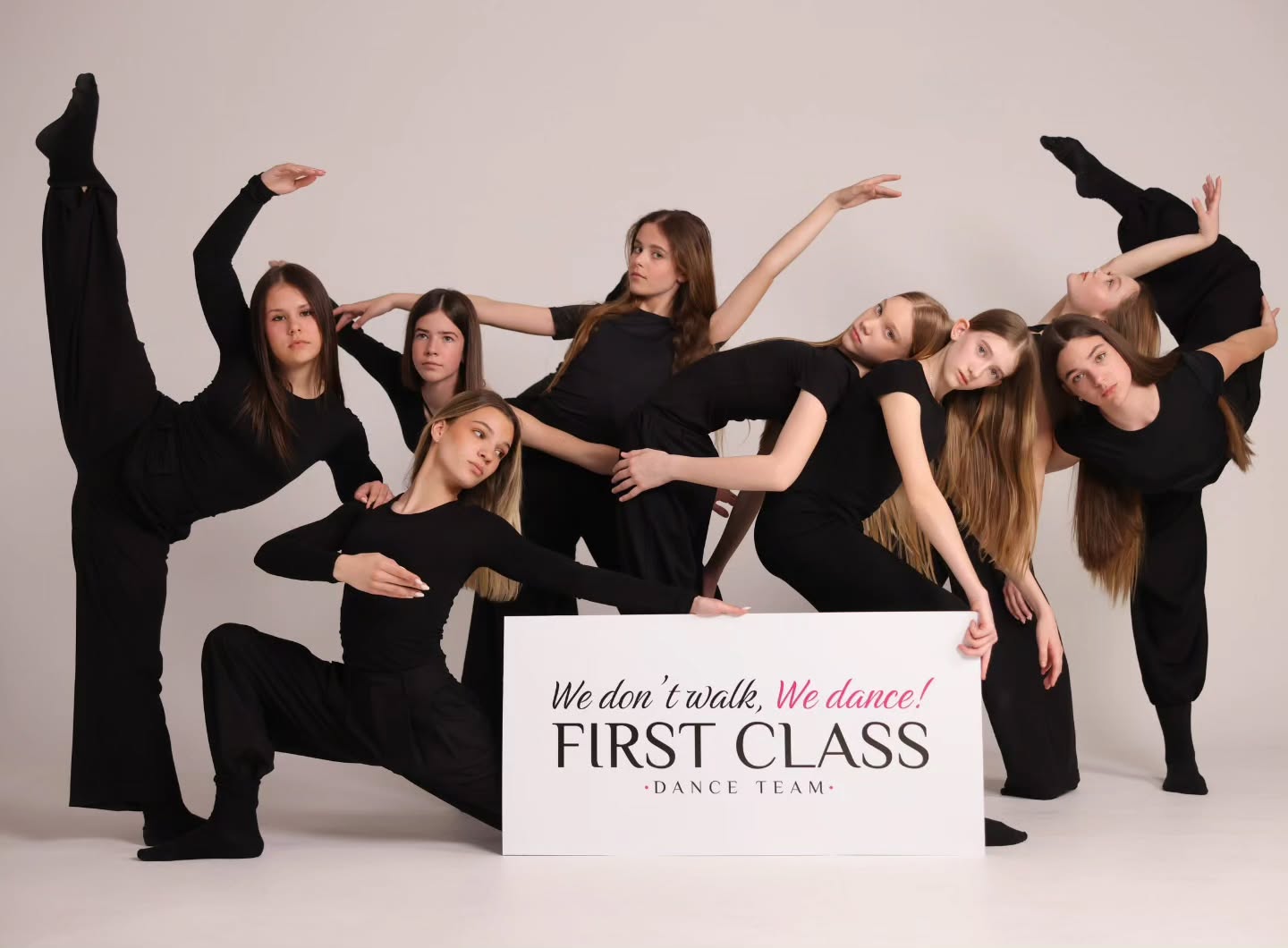 Plesač First Class Dance Team-a u pokretu (13)